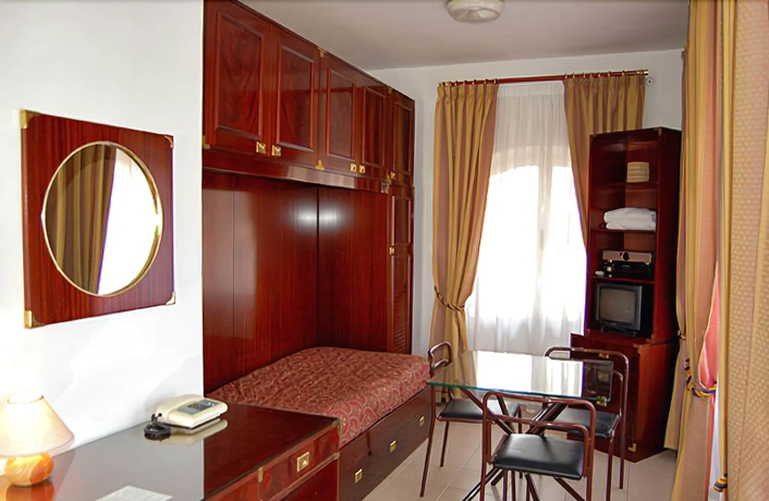 Imagen de la habitación del Hotel Residence Villa Tassoni. Foto 7