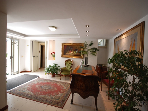 Imagen de los interiores del Hotel Residence Villa Tassoni. Foto 18