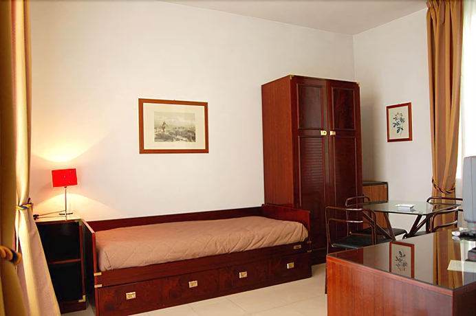 Imagen de la habitación del Hotel Residence Villa Tassoni. Foto 9