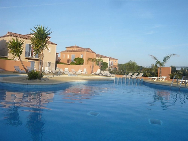 Imagen de la piscina del Hotel Residence Village D'oc. Foto 16