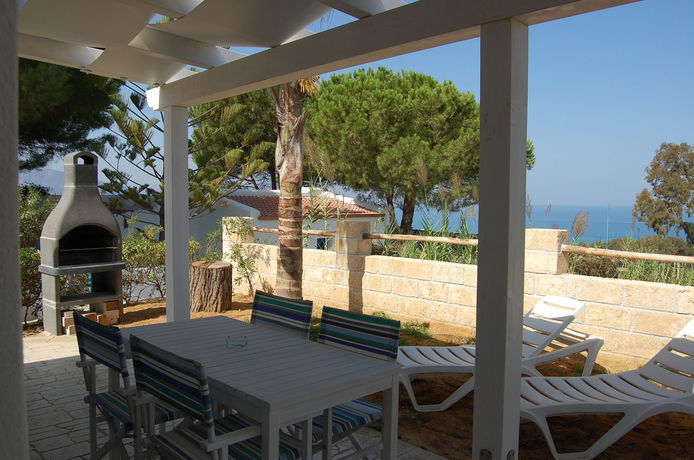 Imagen de los exteriores del Hotel Residence Villaggio Petruso. Foto 8