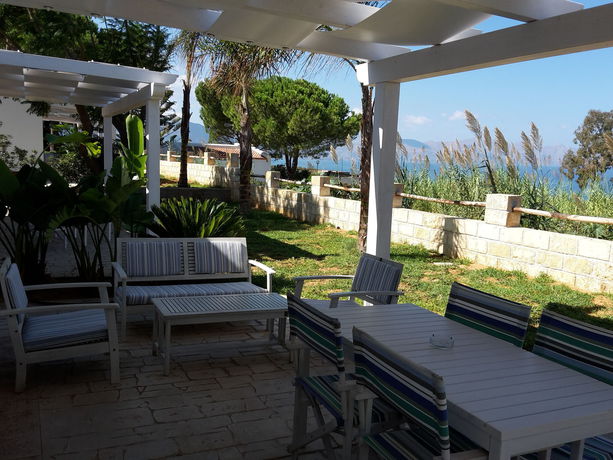 Imagen de los exteriores del Hotel Residence Villaggio Petruso. Foto 13