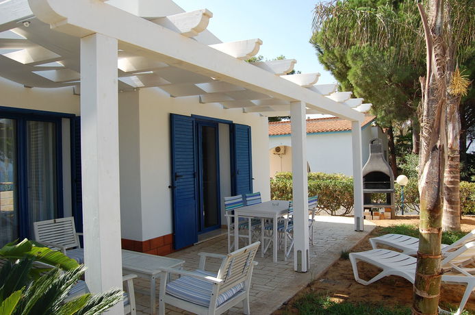 Imagen de los exteriores del Hotel Residence Villaggio Petruso. Foto 15