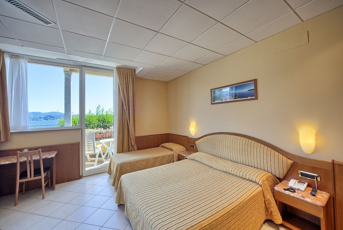 Imagen de la habitación del Hotel Residence Zust. Foto 2