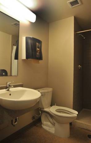 Imagen de la habitación del Hotel Residence & Conference Centre - Merritt. Foto 6