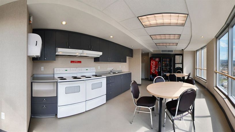 Imagen del bar/restaurante del Hotel Residence and Conference Centre - Kamloops. Foto 4