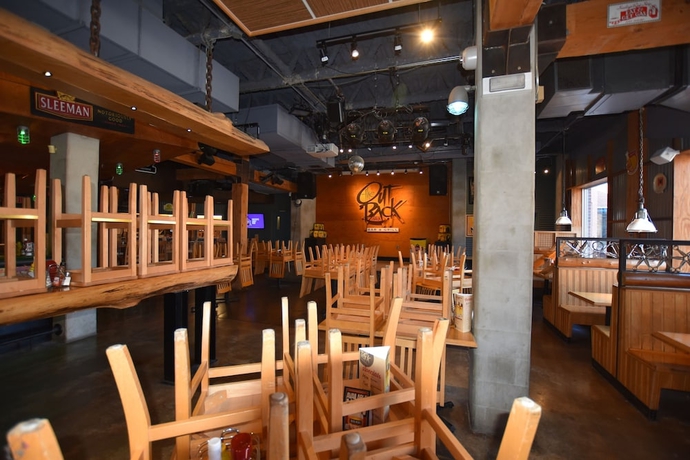 Imagen del bar/restaurante del Hotel Residence and Conference Centre - London. Foto 3