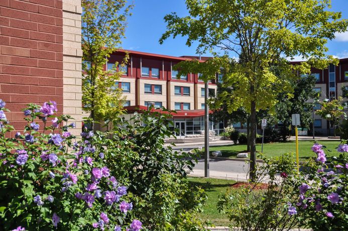 Imagen general del Hotel Residence and Conference Centre - Oakville. Foto 2