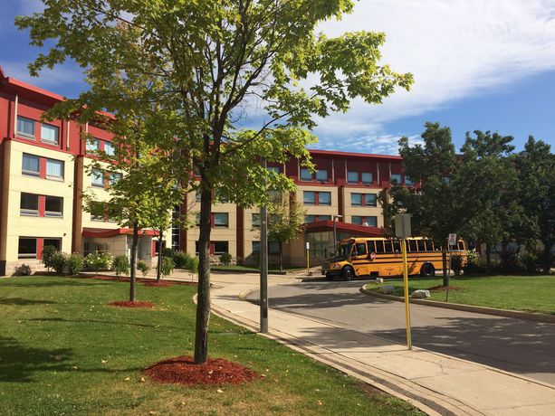 Imagen de los interiores del Hotel Residence and Conference Centre - Oakville. Foto 16