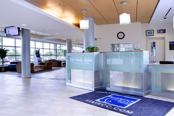 Imagen del bar/restaurante del Hotel Residence and Conference Centre - Oshawa. Foto 4