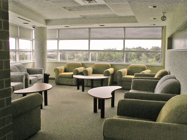 Imagen de los interiores del Hotel Residence and Conference Centre - Oshawa. Foto 12