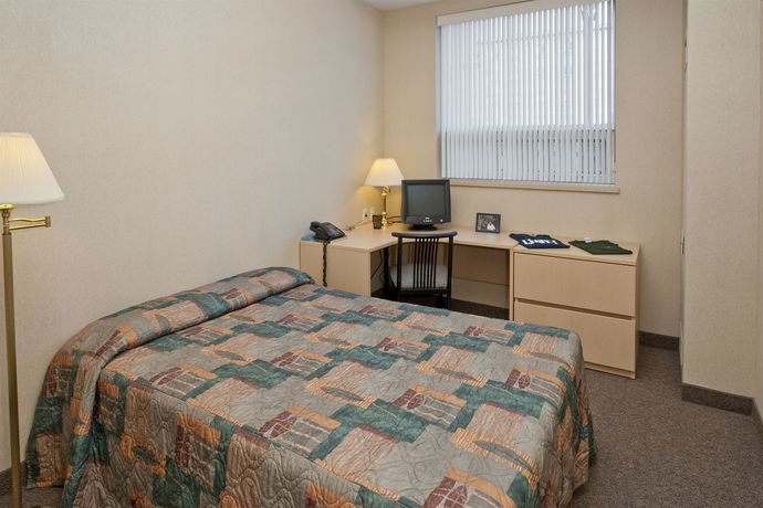 Imagen de los interiores del Hotel Residence and Conference Centre - Oshawa. Foto 13