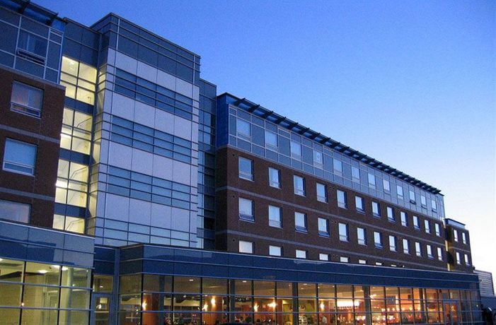 Imagen de los exteriores del Hotel Residence and Conference Centre - Oshawa. Foto 11