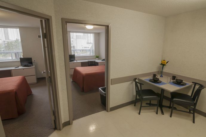 Imagen de los interiores del Hotel Residence and Conference Centre - Toronto. Foto 15