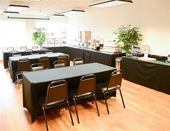 Imagen de los exteriores del Hotel Residence and Conference Centre - Welland. Foto 7