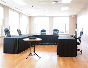 Imagen de los interiores del Hotel Residence and Conference Centre - Welland. Foto 13