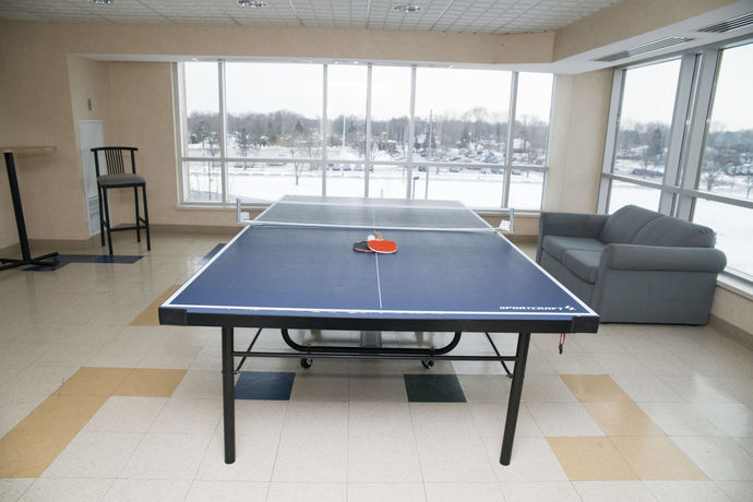 Imagen del bar/restaurante del Hotel Residence and Conference Centre - Windsor. Foto 6