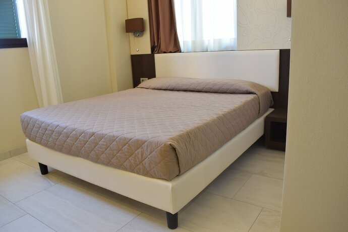 Imagen de la habitación del Hotel Residence del Prado. Foto 13