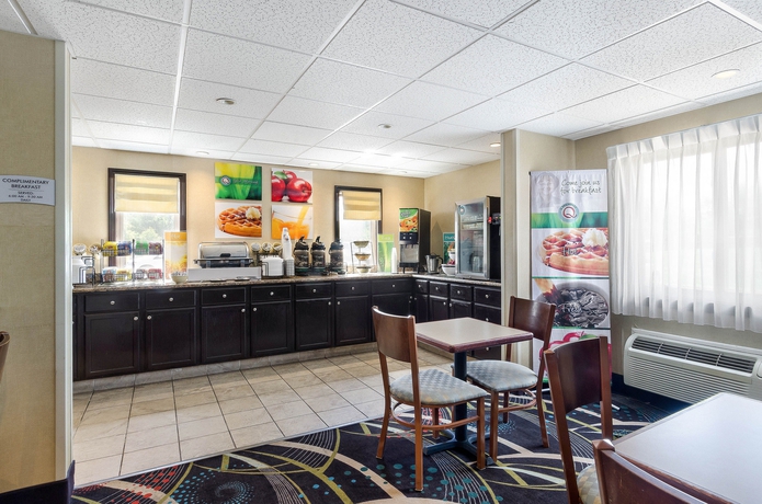 Imagen del bar/restaurante del Hotel Residences At Solomon Pond. Foto 4