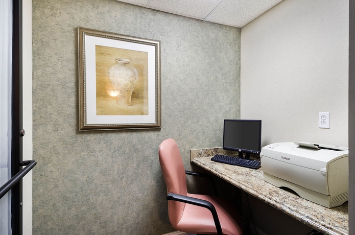 Imagen de los interiores del Hotel Residences At Solomon Pond. Foto 14