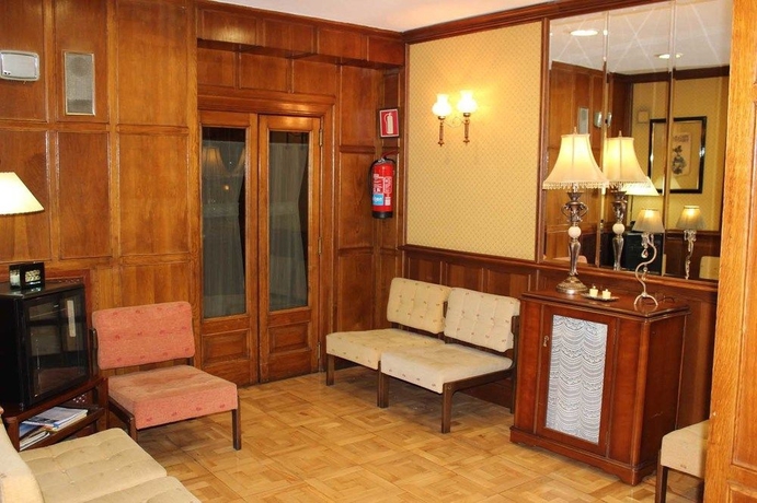 Imagen de los interiores del Hotel Residencia Castellano I. Foto 7