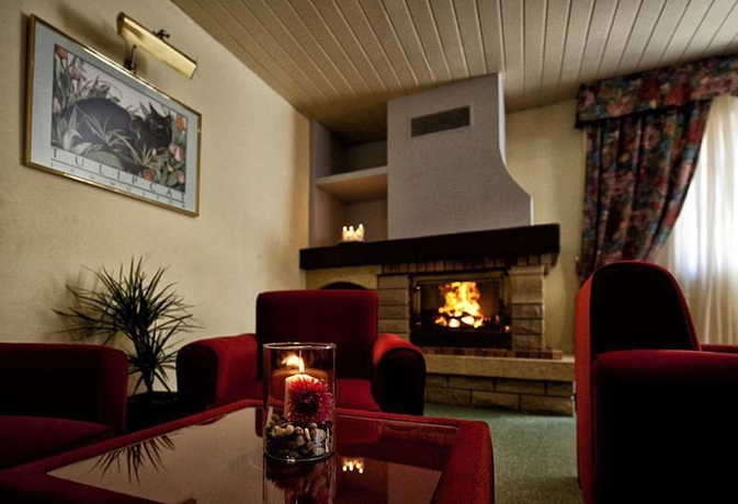 Imagen de los interiores del Hotel Residencia Daina. Foto 13