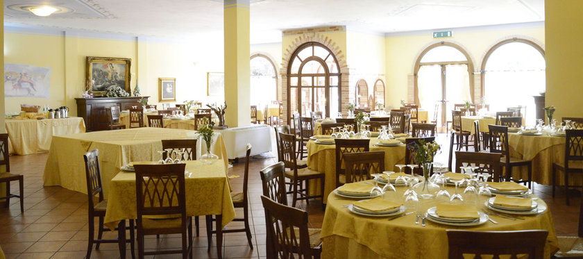 Imagen del bar/restaurante del Hotel Residencia Fontana Nua. Foto 3