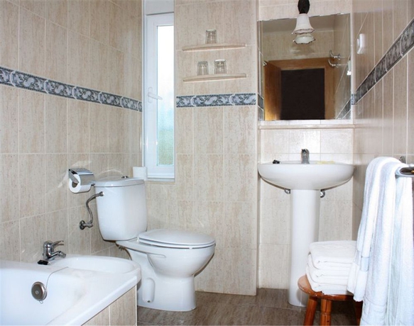 Imagen de la habitación del Hotel Residencia Miami. Foto 6