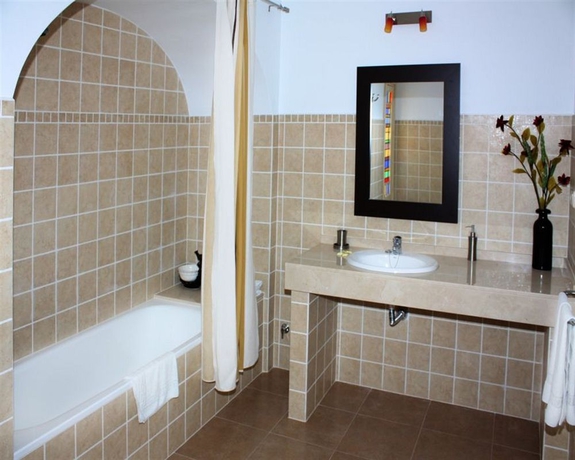 Imagen de la habitación del Hotel Residencia Miami. Foto 7