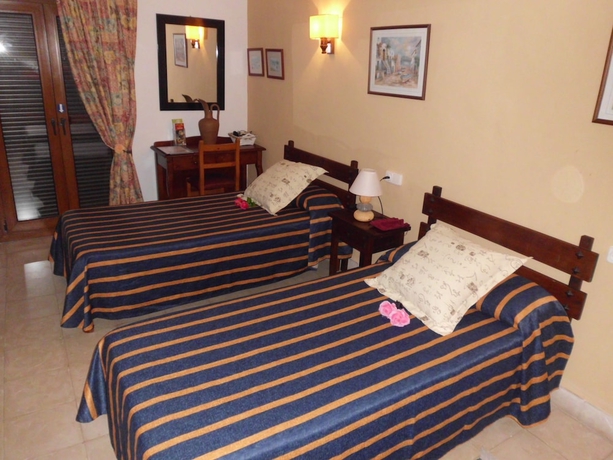 Imagen de la habitación del Hotel Residencia Santiago Mallorca. Foto 12