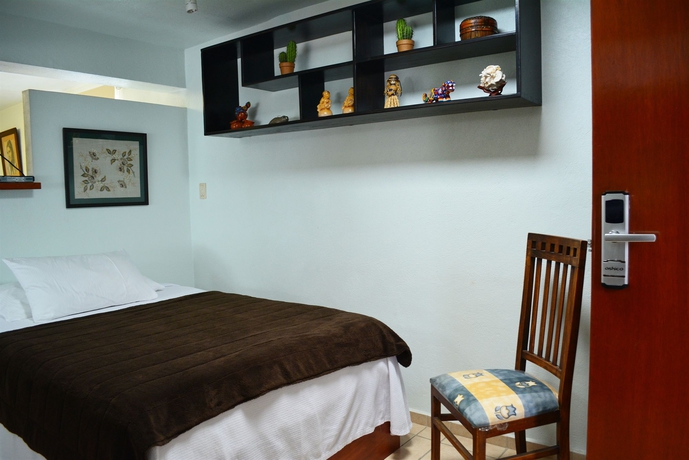 Imagen de la habitación del Hotel Residencia Sof&iacute;a. Foto 4