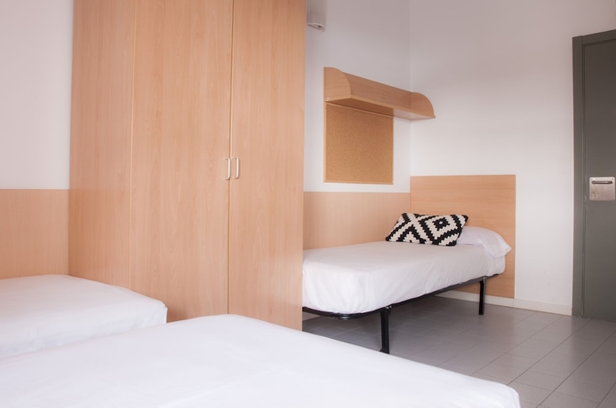 Imagen de la habitación del Hotel Residencia Tom&aacute;s Alfaro Fournier - Centro Adscrito a la REAJ - Campus Accommodation. Foto 8