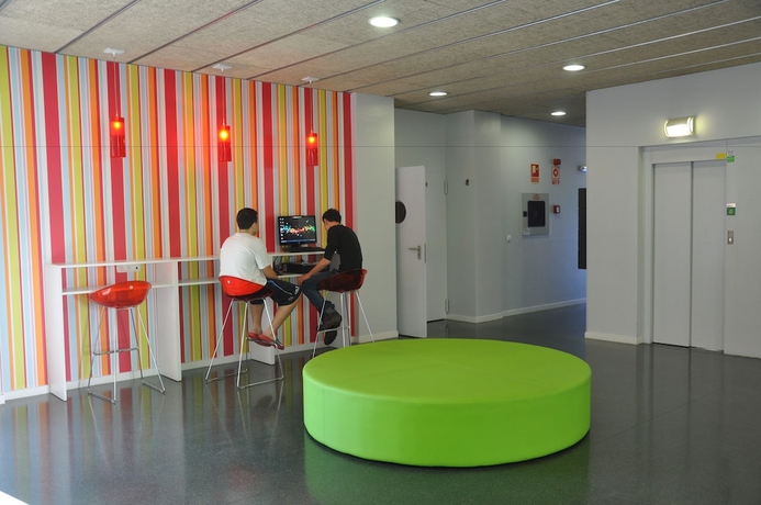 Imagen de los interiores del Hotel Residencia Tom&aacute;s Alfaro Fournier - Centro Adscrito a la REAJ - Campus Accommodation. Foto 19