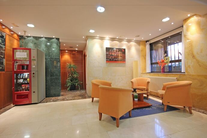 Imagen general del Hotel Residencia Universitaria Cum Laude. Foto 4