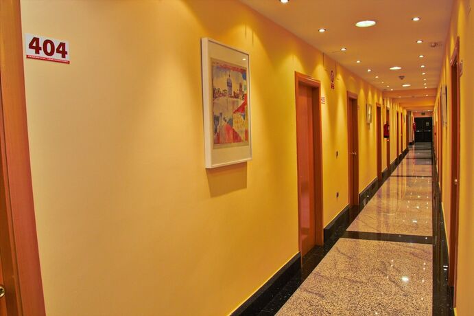 Imagen general del Hotel Residencia Universitaria Cum Laude. Foto 5