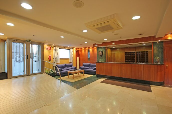 Imagen general del Hotel Residencia Universitaria Cum Laude. Foto 9
