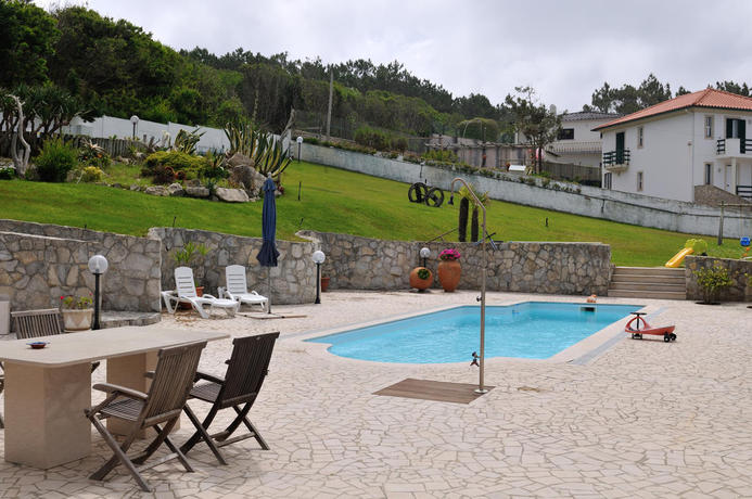 Imagen de la piscina del Hotel Residencial Agua de Madeiros. Foto 12