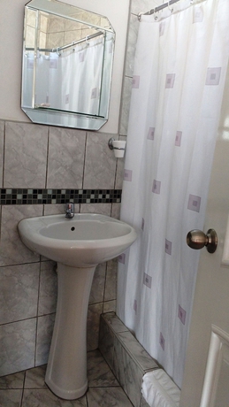 Imagen de la habitación del Hotel Residencial Carlos. Foto 7