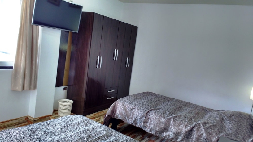 Imagen de la habitación del Hotel Residencial Carlos. Foto 11
