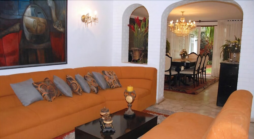 Imagen de los interiores del Hotel Residencial Carlos. Foto 18