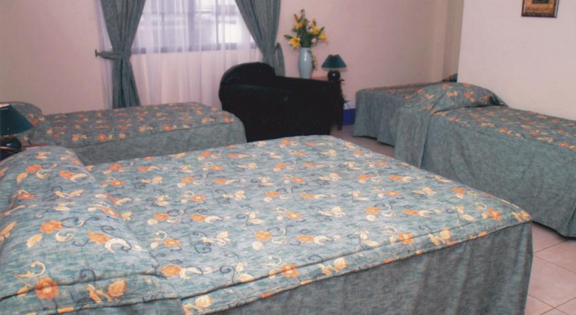 Imagen de la habitación del Hotel Residencial Cervantes. Foto 5