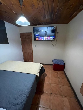 Imagen de la habitación del Hotel Residencial Don Santiago. Foto 13