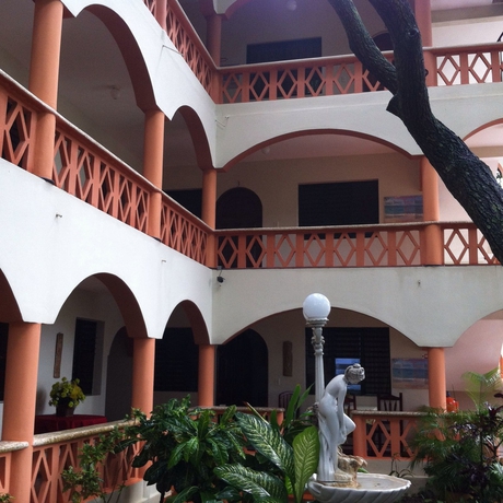 Imagen de los exteriores del Hotel Residencial Estephany. Foto 9