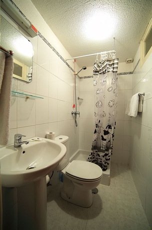 Imagen de la habitación del Hotel Residencial Funchal. Foto 8