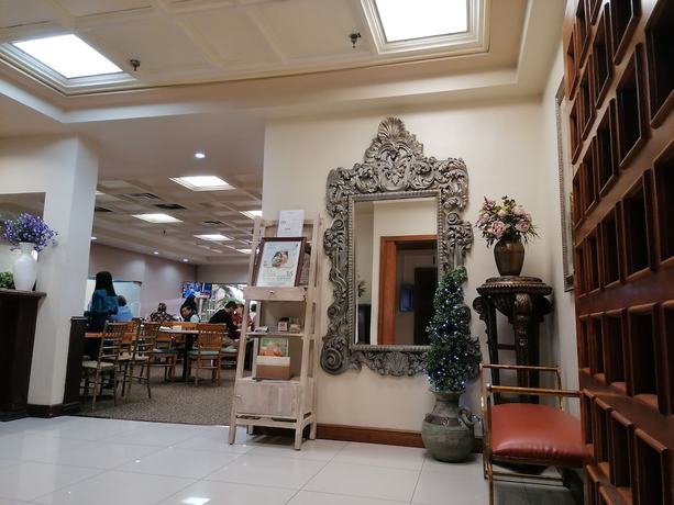 Imagen del bar/restaurante del Hotel Residencial Inn Suites. Foto 2