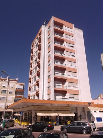 Imagen de los exteriores del Hotel Residencial Jardim Da Amadora. Foto 6