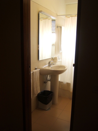 Imagen de la habitación del Hotel Residencial Jardim Da Amadora. Foto 4