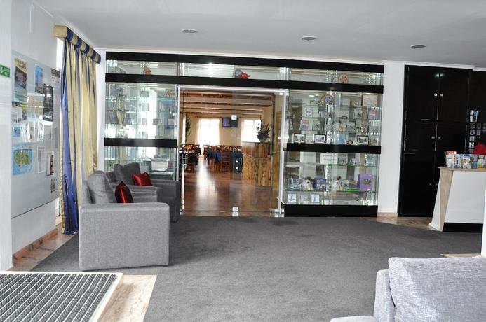 Imagen de los interiores del Hotel Residencial Monte Brasil. Foto 14