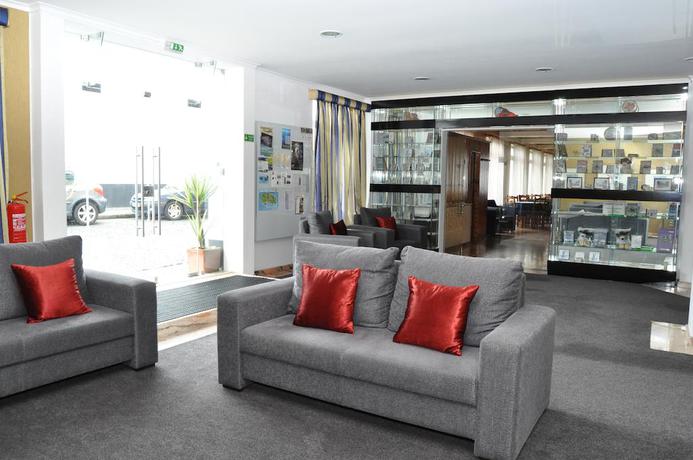 Imagen de los interiores del Hotel Residencial Monte Brasil. Foto 17