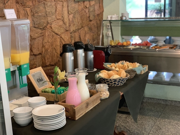 Imagen del bar/restaurante del Hotel Residencial Pantanal Chácara Klabin. Foto 6